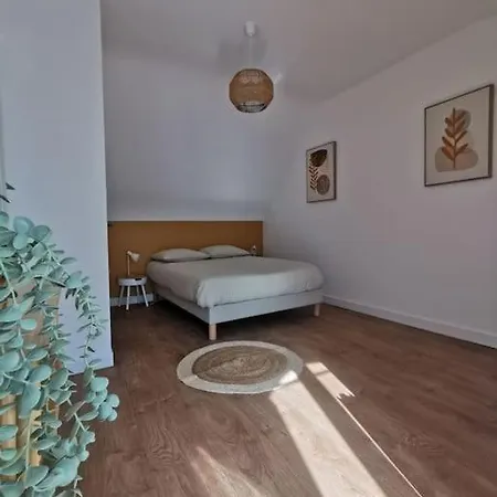 Le Charmant De Lourmel Appartement De 30M2 Au Calme Pontivy Exterior photo