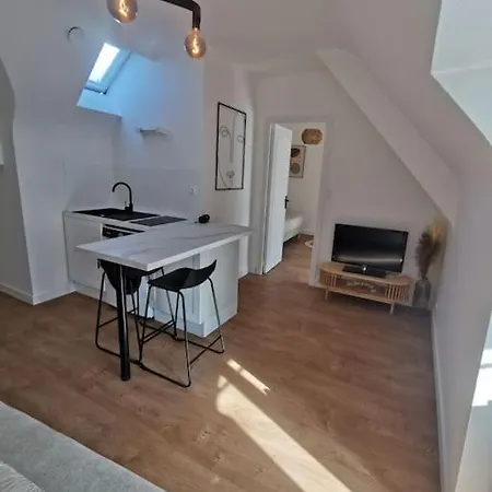 Le Charmant De Lourmel Appartement De 30M2 Au Calme Pontivy Exterior photo